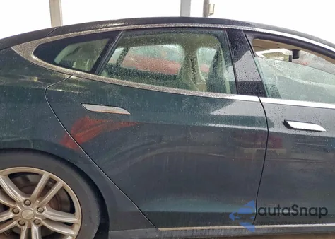 2013 Tesla Model S из США, поврежденный, VIN 5YJSA1DG2DFP03528